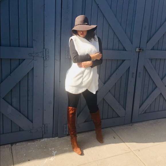 NEW🎈Oversized Ivory/Cream soft Sherpa vest - Picture 5 of 7